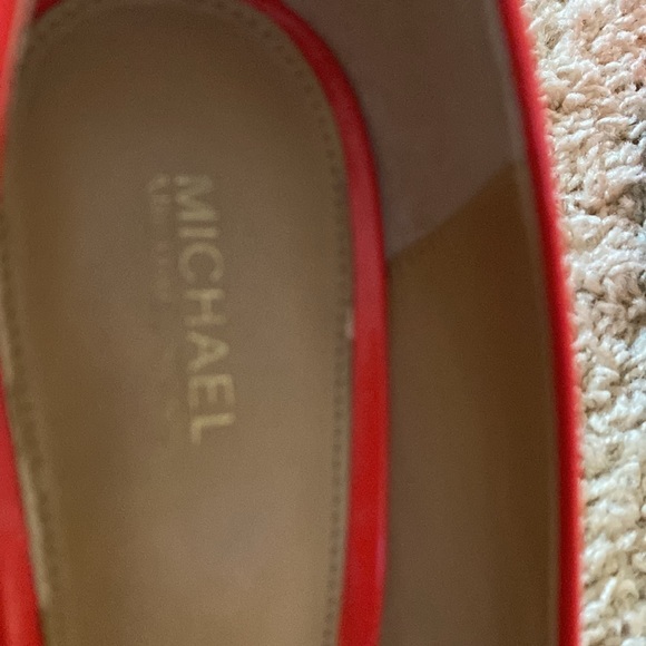 Michael Kors coral patent pumps - Picture 2 of 10
